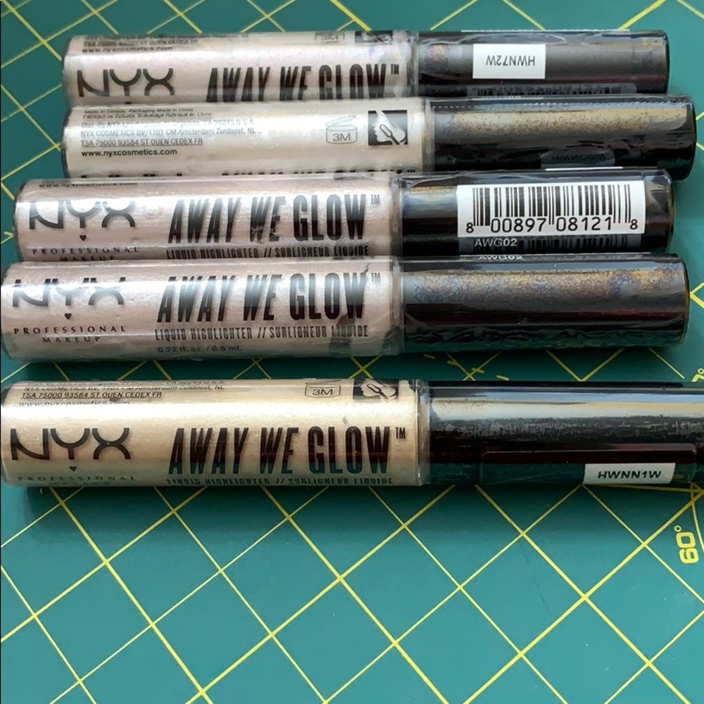 NYX Away we Glow Liquid highlighter